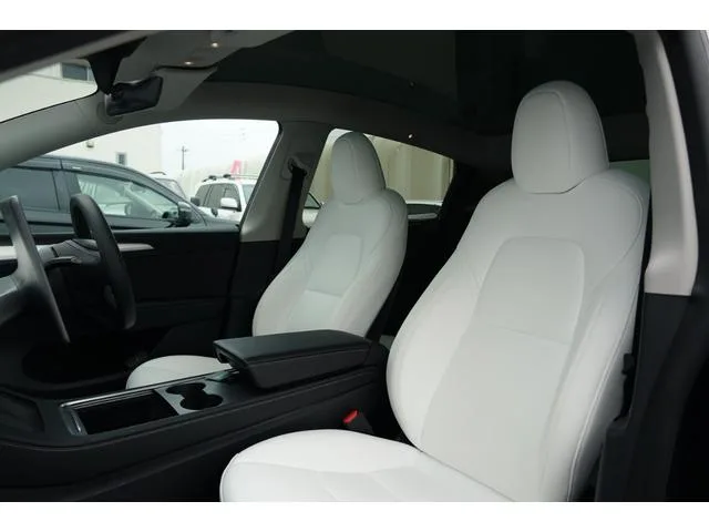 Tesla Model Y BASE GRADE 2022 — миниатюра 5