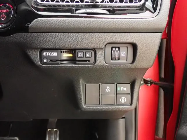 Honda CIVIC E:HEV 2022 — миниатюра 5
