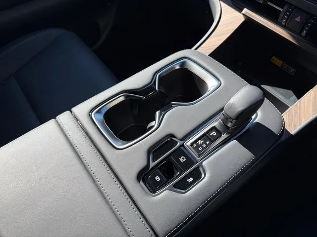 Lexus LM LM500H VERSION L 2024 — миниатюра 5
