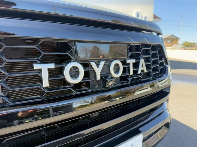 Toyota Hilux Z GR SPORT 2023 — миниатюра 3