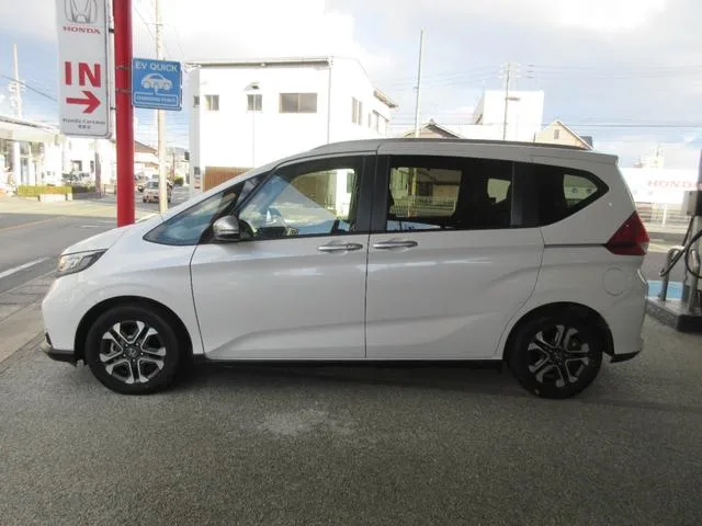 Honda FREED HYBRID HYBRID CROSSTAR 2023 — миниатюра 2