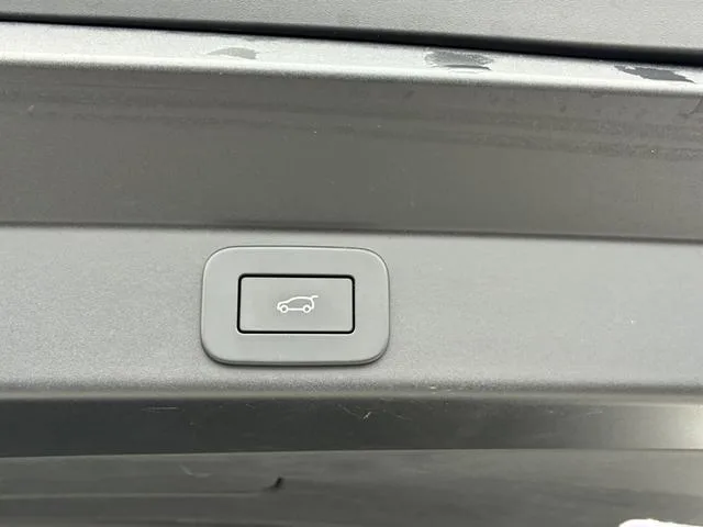 Land Rover Range Rover Sport DYNAMIC HSE D300 2023 — миниатюра 3
