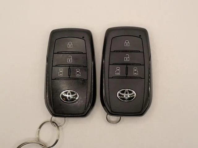 Toyota VOXY S-Z 2023 — миниатюра 2
