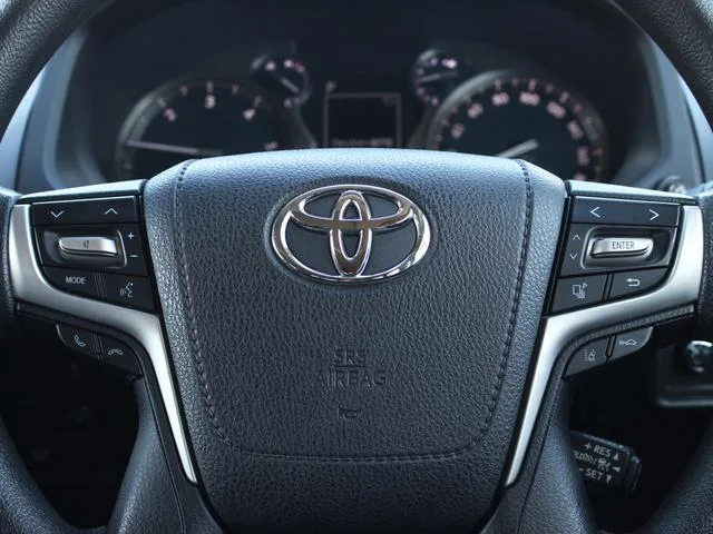 Toyota Land Cruiser Prado TX 2022 — миниатюра 5