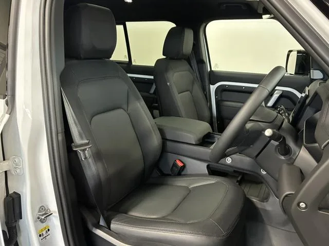 Land Rover Defender 130 OUTBOUND D300 2024 — миниатюра 5
