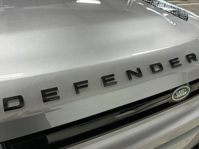Land Rover Defender 110X-DYNAMIC SE D300 2023 — миниатюра 2