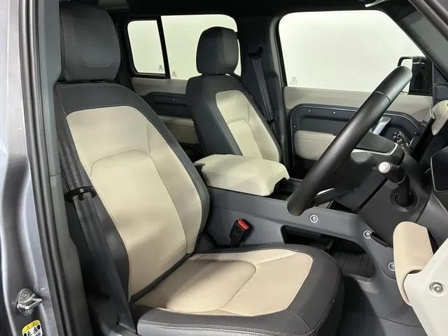 Land Rover Defender 110X-DYNAMIC SE D300 2023 — миниатюра 4