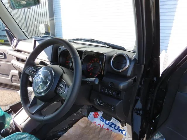 Suzuki JIMNY NOMADE FC 2025 — миниатюра 4