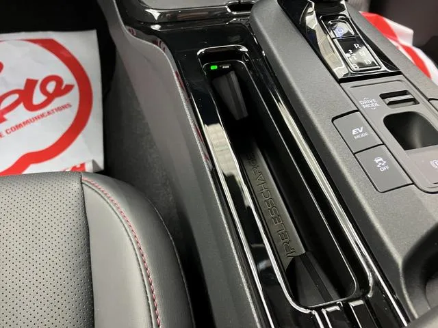 Toyota Prius Z 2023 — миниатюра 3