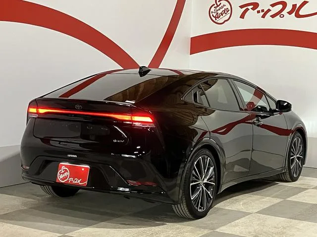 Toyota Prius Z 2023 — миниатюра 5