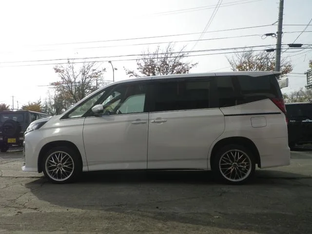 Toyota NOAH HYBRID S-Z 2023 — миниатюра 2
