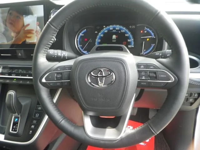 Toyota NOAH HYBRID S-Z 2023 — миниатюра 3