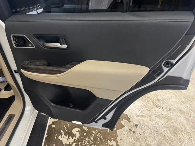 Toyota Land Cruiser ZX 2023 — миниатюра 5