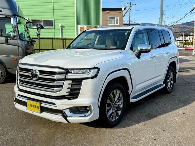 Toyota Land Cruiser ZX 2023 — фото 1, купить с доставкой в Москву