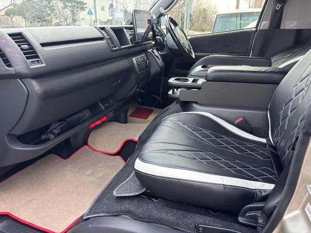 Toyota HIACE WAGON GRAND CABIN FINE TECH TOURER 2023 — миниатюра 3