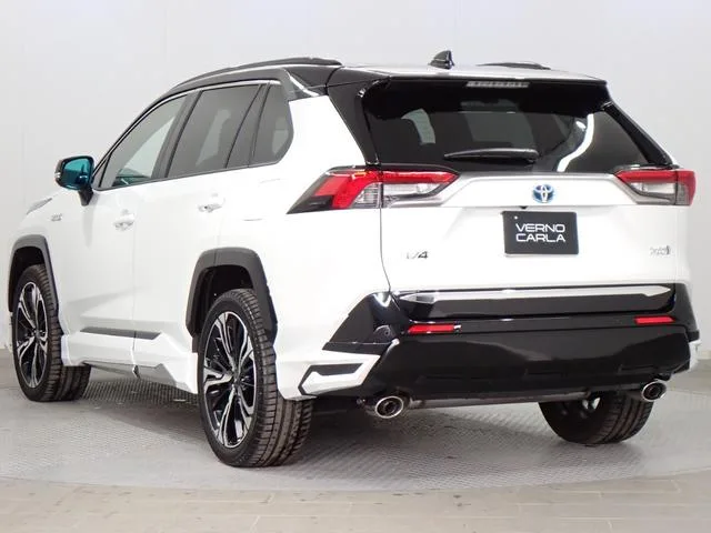 Toyota RAV4 PHV Z 2024 — миниатюра 3