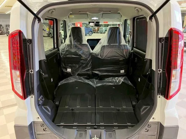 Suzuki SPACIA GEAR HYBRID XZ 2026 — миниатюра 5