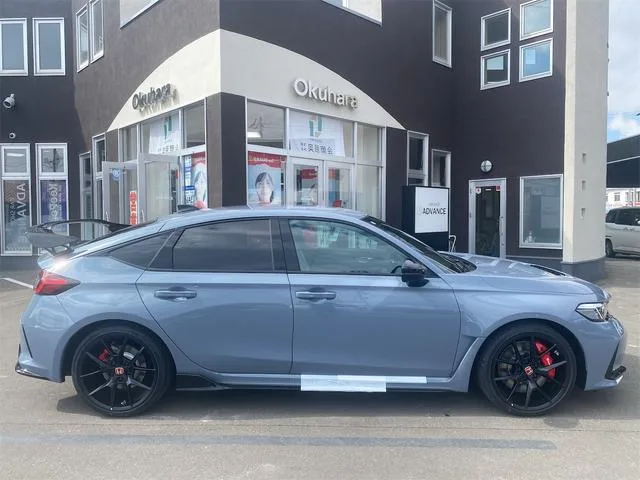 Honda CIVIC TYPE R RACING BLACK PACKAGE 2026 — миниатюра 3