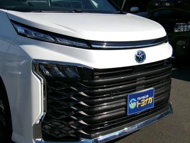 Toyota VOXY HYBRID S-Z 2022 — миниатюра 2