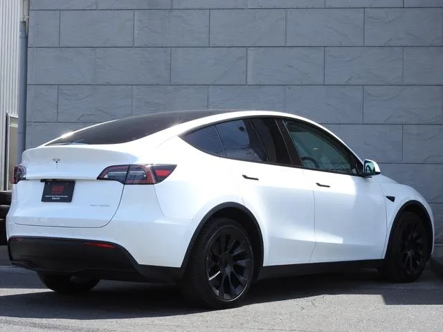 Tesla Model Y DUAL MOTOR AWD LONG RANGE 2023 — миниатюра 2