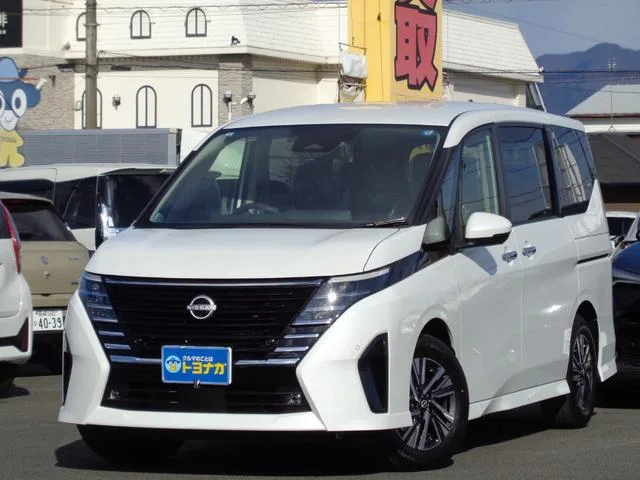 Nissan SERENA E-POWER HIGHWAY STAR V 2026 — фото 1, купить с доставкой в Москву