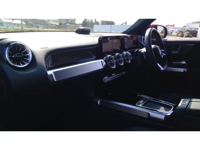 Mercedes-Benz GLB-Class GLB180 AMG LINE PACKAGE 2024 — миниатюра 5