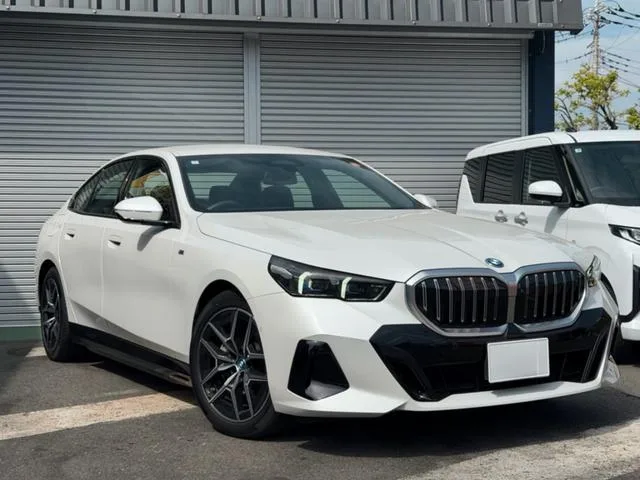 BMW i5 E DRIVE 40 M-SPORT 2024 — фото 1, купить с доставкой в Москву