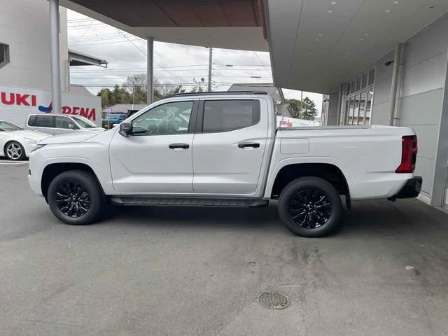Mitsubishi TRITON BLACK EDITION 2026 — миниатюра 4