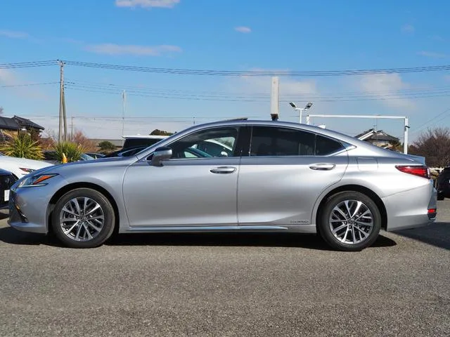Lexus ES ES300H 2022 — миниатюра 3
