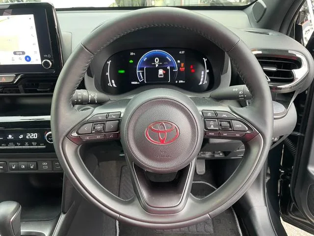 Toyota YARIS CROSS HYBRID Z 2024 — миниатюра 2