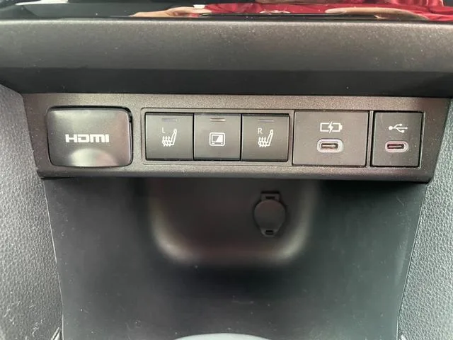 Toyota YARIS CROSS HYBRID Z 2024 — миниатюра 4