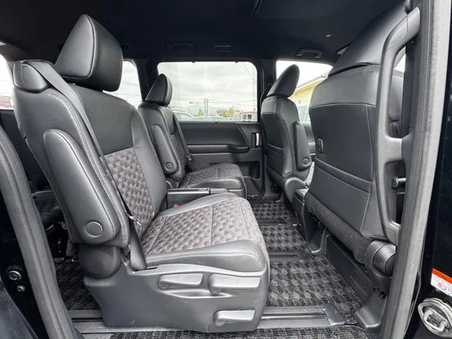Toyota VOXY S-Z 2023 — миниатюра 2