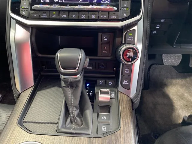 Toyota Land Cruiser ZX 2025 — миниатюра 3