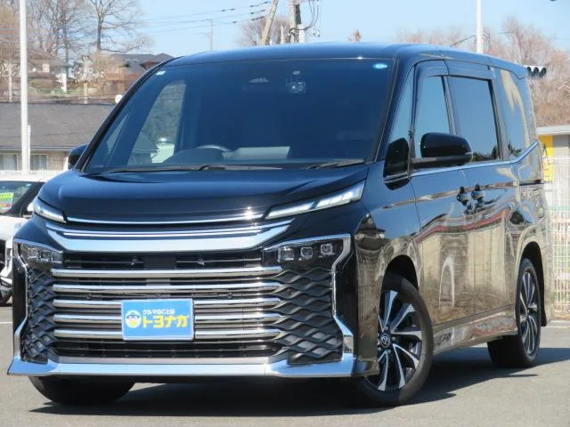 Toyota VOXY S-Z 2022 — фото 1, купить с доставкой в Москву