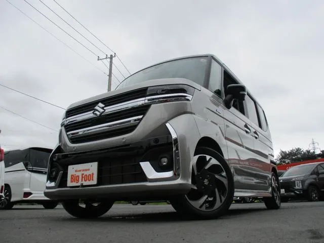 Suzuki SPACIA CUSTOM HYBRID XS 2023 — фото 1, купить с доставкой в Москву