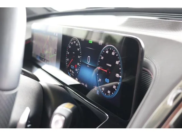 Mercedes-Benz EQC EQC400 4MATIC AMG LINE 2022 — миниатюра 3