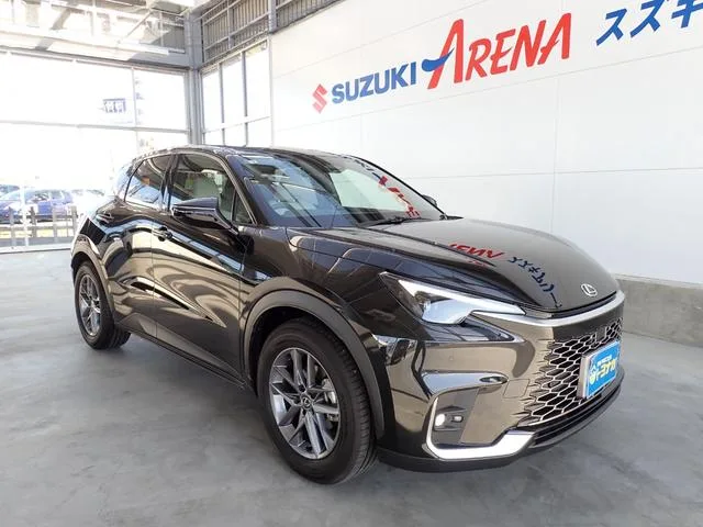 Lexus LBX ELEGANT 2025 — фото 1, купить с доставкой в Москву