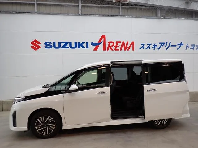 Nissan SERENA E-POWER HIGHWAY STAR V 2023 — миниатюра 2
