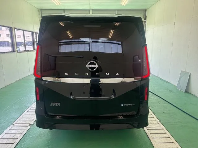 Nissan SERENA E-POWER HIGHWAY STAR V 2023 — миниатюра 2