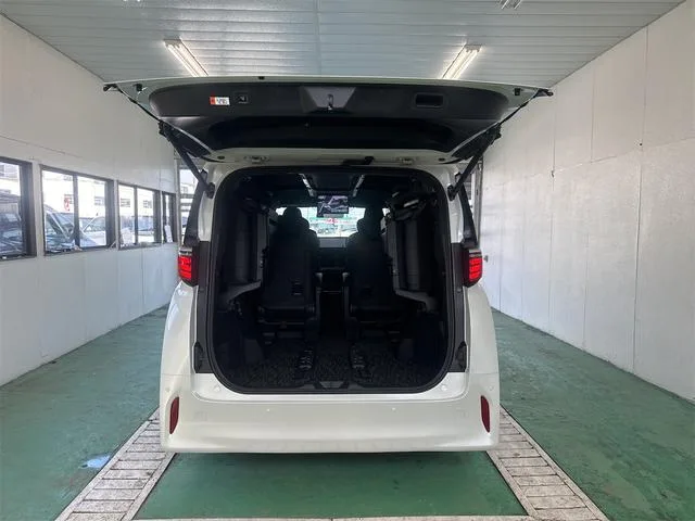 Toyota Alphard Z 2023 — миниатюра 3
