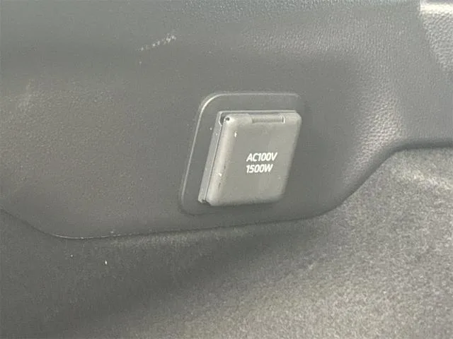 Toyota Prius Z 2024 — миниатюра 3