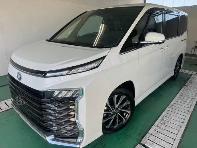 Toyota VOXY HYBRID S-Z 2024 — фото 1, купить с доставкой в Москву