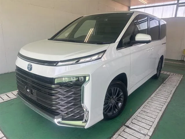 Toyota VOXY HYBRID S-Z 2025 — фото 1, купить с доставкой в Москву