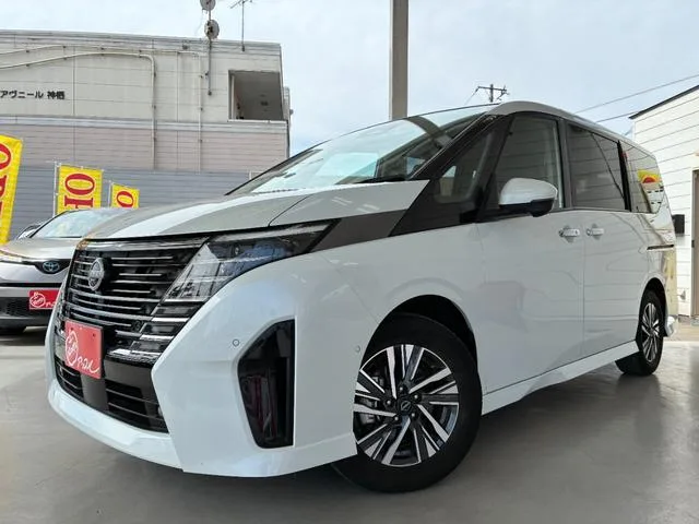 Nissan SERENA E-POWER LUXION 2024 — миниатюра 4
