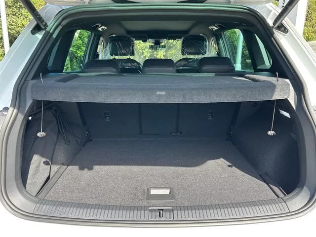 Volkswagen Tiguan TSI R LINE 2024 — миниатюра 5
