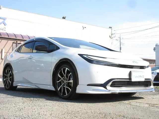 Toyota Prius Z 2023 — миниатюра 5