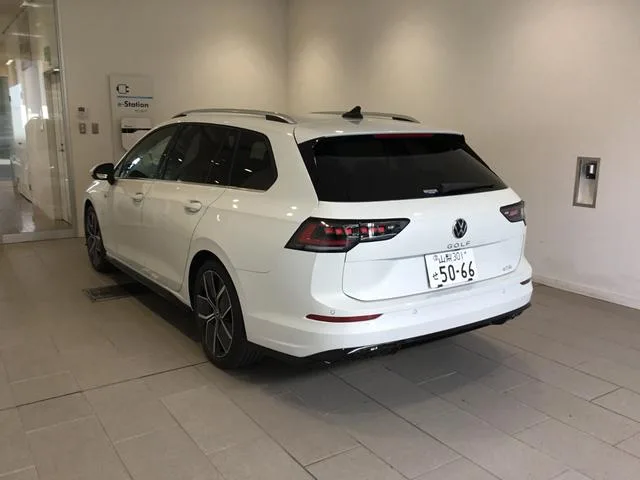 Volkswagen GOLF VARIANT ETSI R LINE 2026 — миниатюра 2
