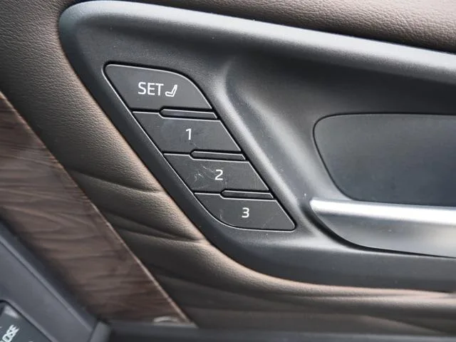 Toyota ALPHARD HYBRID EXECUTIVE LOUNGE 2023 — миниатюра 4