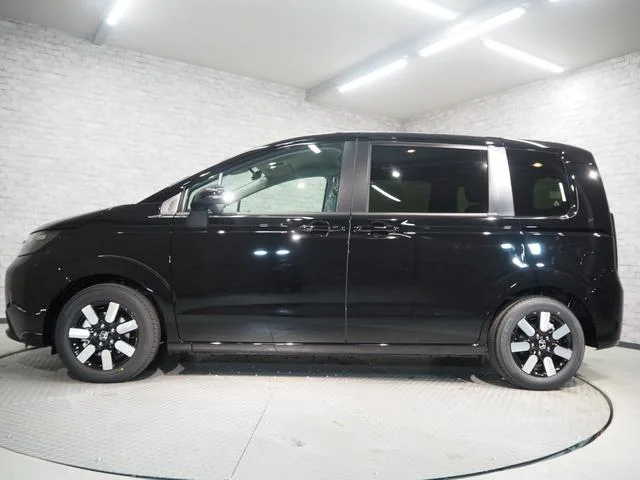 Honda FREED E:HEV AIR EX 2026 — миниатюра 2