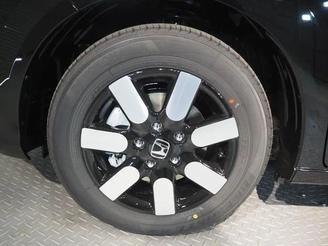Honda FREED E:HEV AIR EX 2026 — миниатюра 5